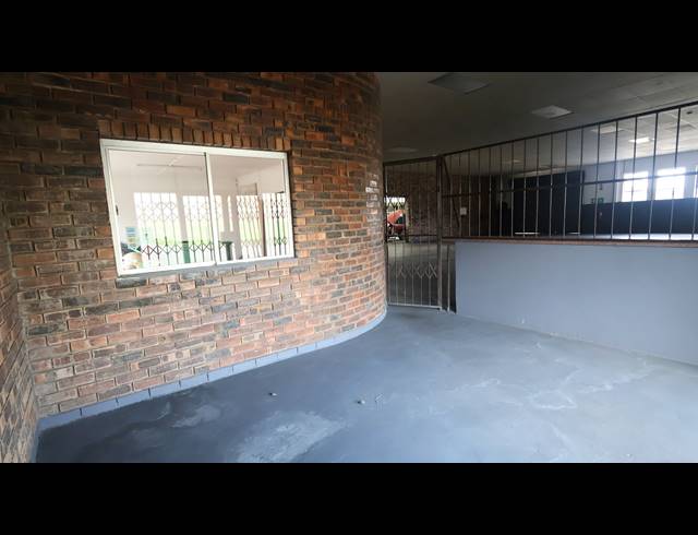 350M² WORKSHOP TO LET IN KULEKA